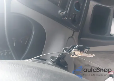 1996 Ford Explorer z USA, uszkodzony, nr VIN 1FMDU32P0TZA22738